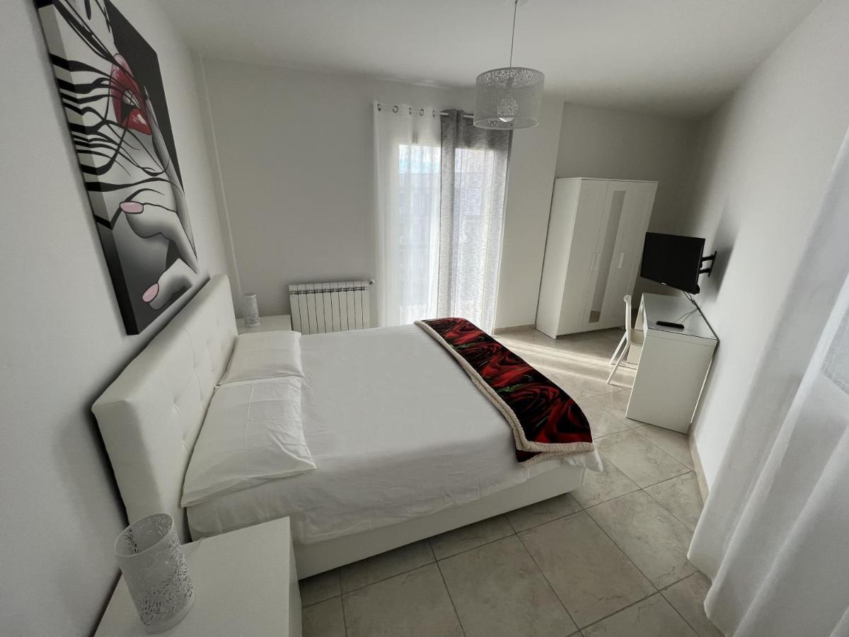 Casa Vacanze Le Tre Scimmiette Paterno  Dış mekan fotoğraf